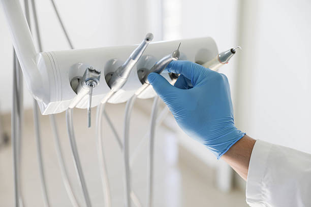 Professional Emergency Dentist technician working in North Druid Hills, GA